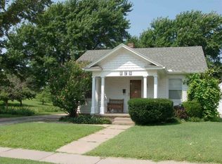 829 S Madison Ave, Wichita, KS 67211