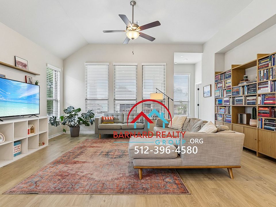1st image of 124 Fountain Grass Dr