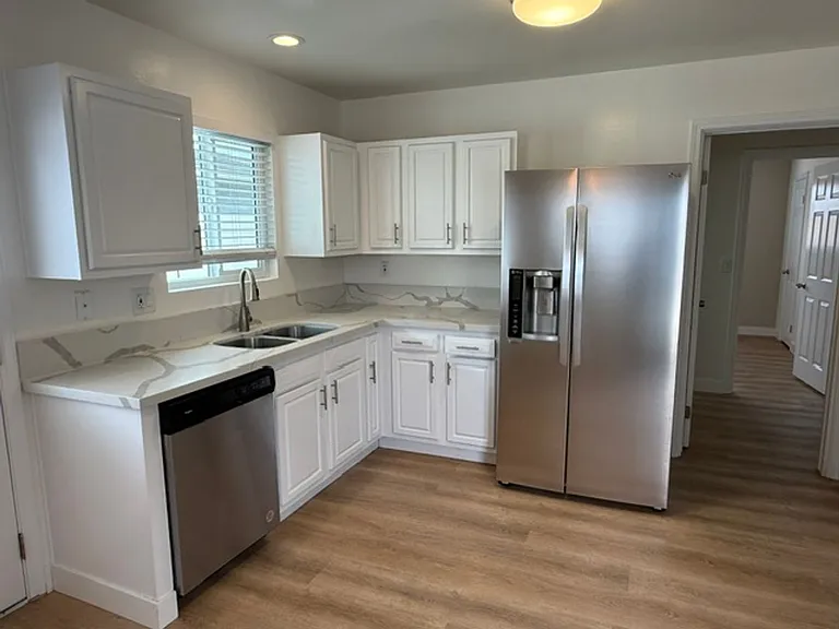 718-720 Williams Dr — Photo 11