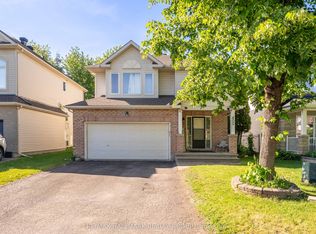 800 Long Point Cir, Ottawa, ON K1T4H6