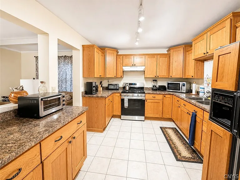 6535 Town Hall Rd — Photo 9