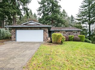 7180 Crownview Ct, Gladstone, OR 97027