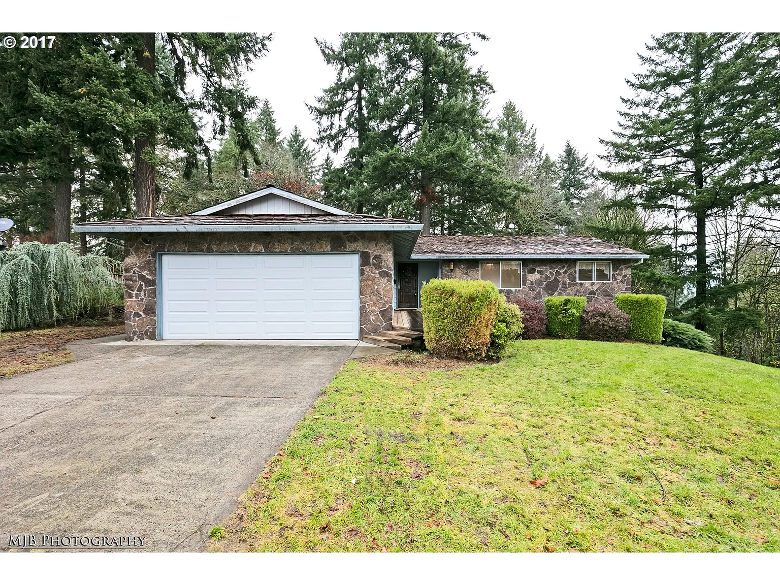 7180 Crownview Ct photo 1
