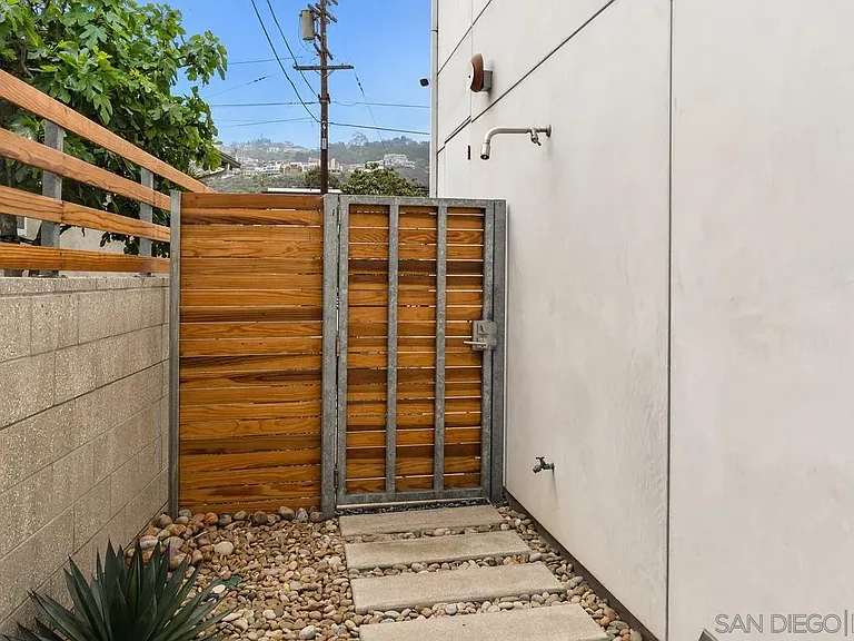 8001 Calle De La Plata — Photo 39