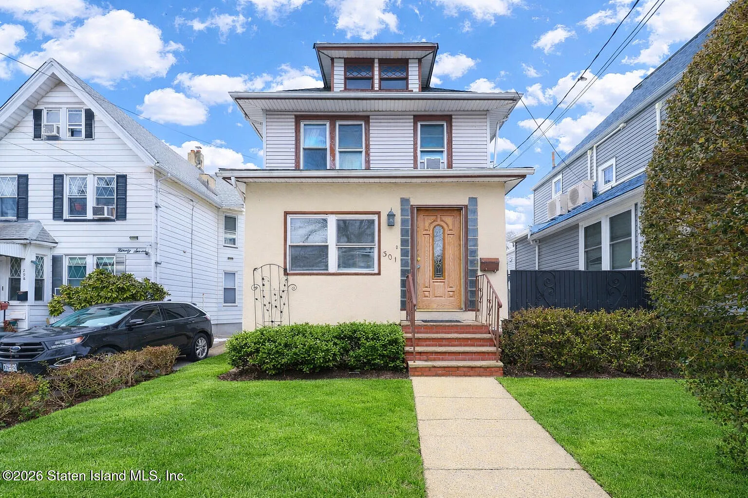 301 Taylor St photo 1