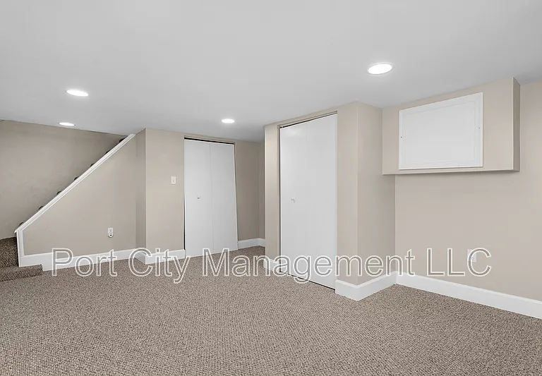 430 W 23rd St — Photo 17