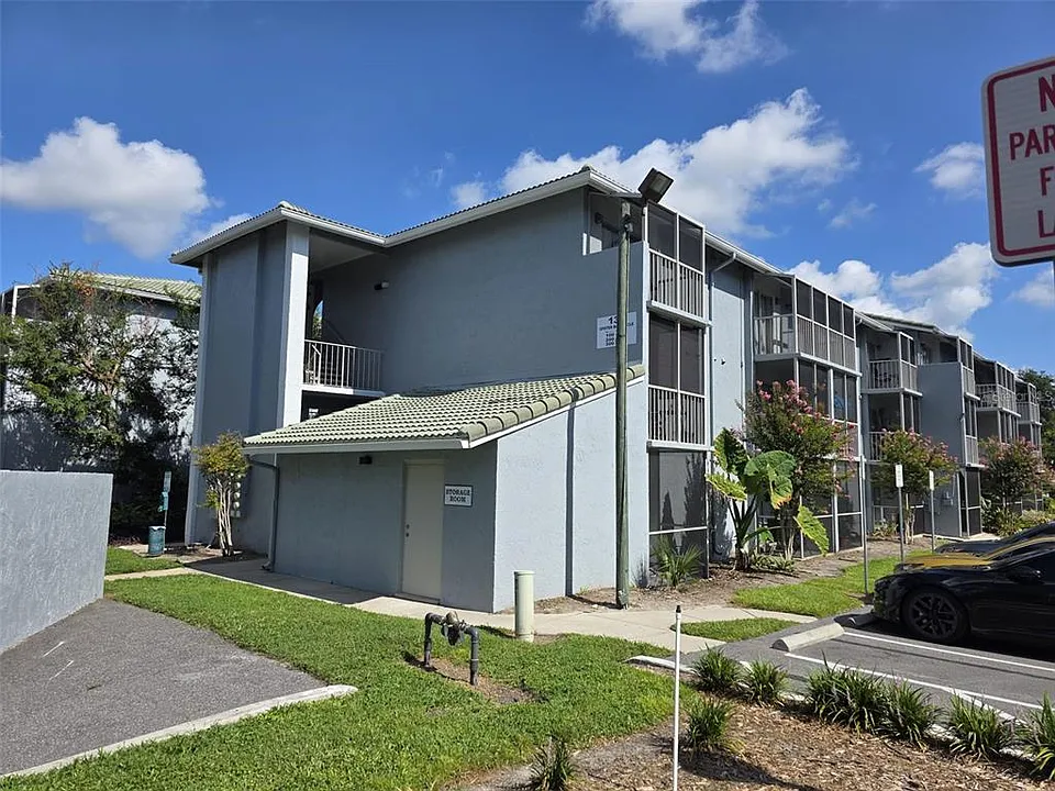 139 Oyster Bay Cir #220