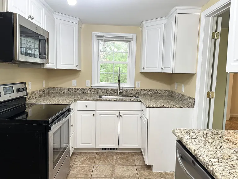 109 Turner St — Photo 5