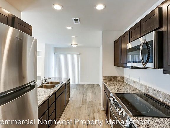 5th image of 1450 Creekside Way