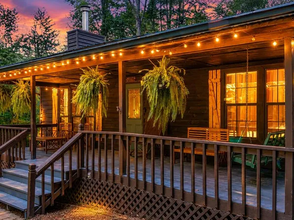 1704 Newport Dr, Ellijay, GA 30540