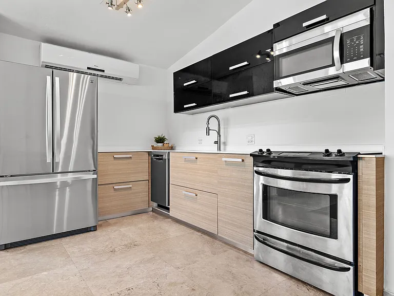 2150 Park Blvd — Photo 4
