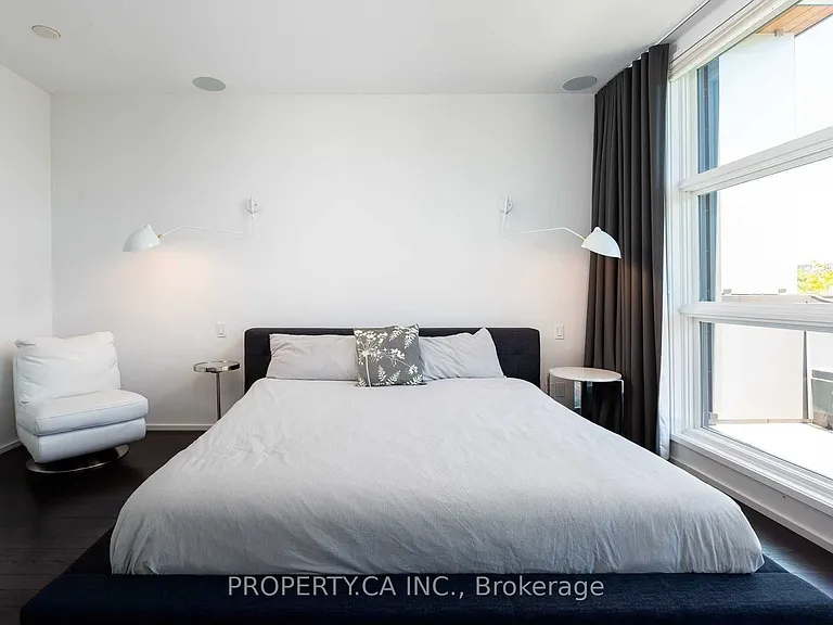 238 Manning Ave — Photo 29