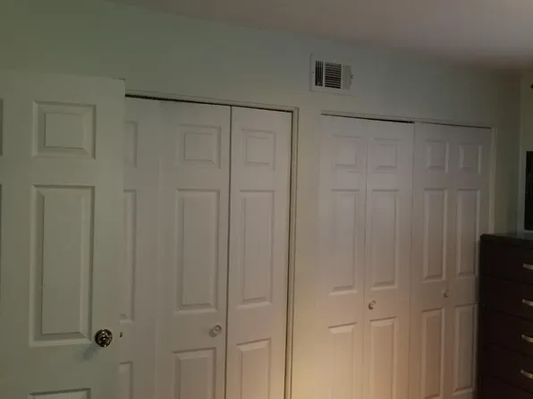 9370 Bay Colony Dr APT 3N, Des Plaines, IL 60016