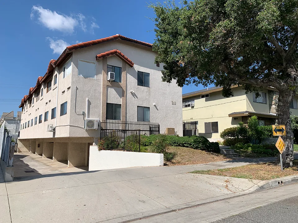 311 N Curtis Ave #D