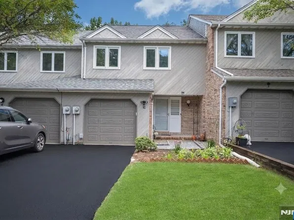 18 Guilford Court, Par-troy Hills Twp., NJ 07950
