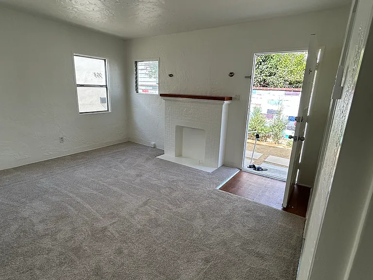 52 W Center St #B — Photo 3