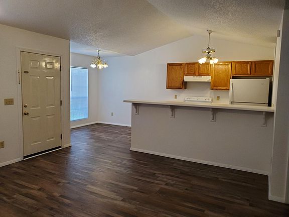 4th image of 113 Rockyreef Cir