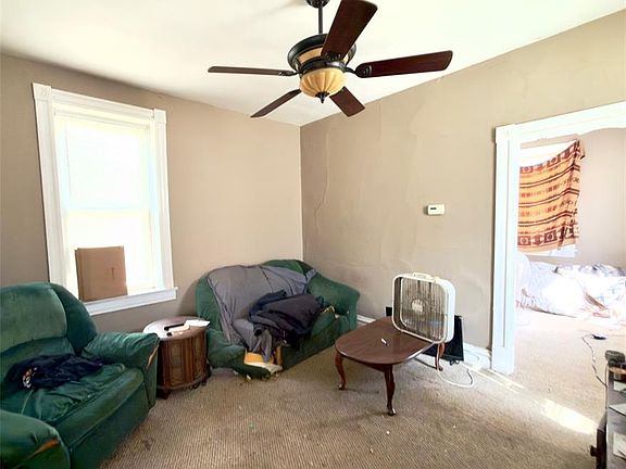 3rd image of 739 Regina Ave