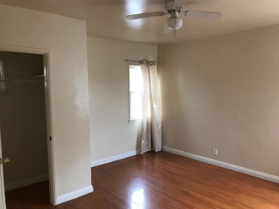 1st image of 912 Hawthorne Pl