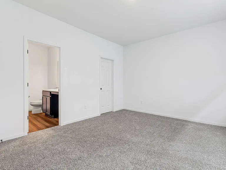 710 Alban Aly — Photo 8