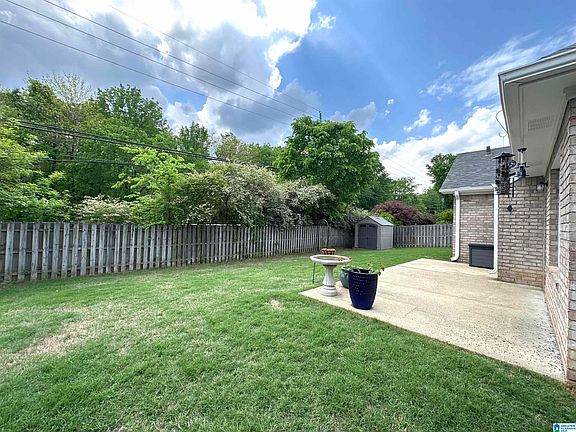 5th image of 231 Hickory Point Ln