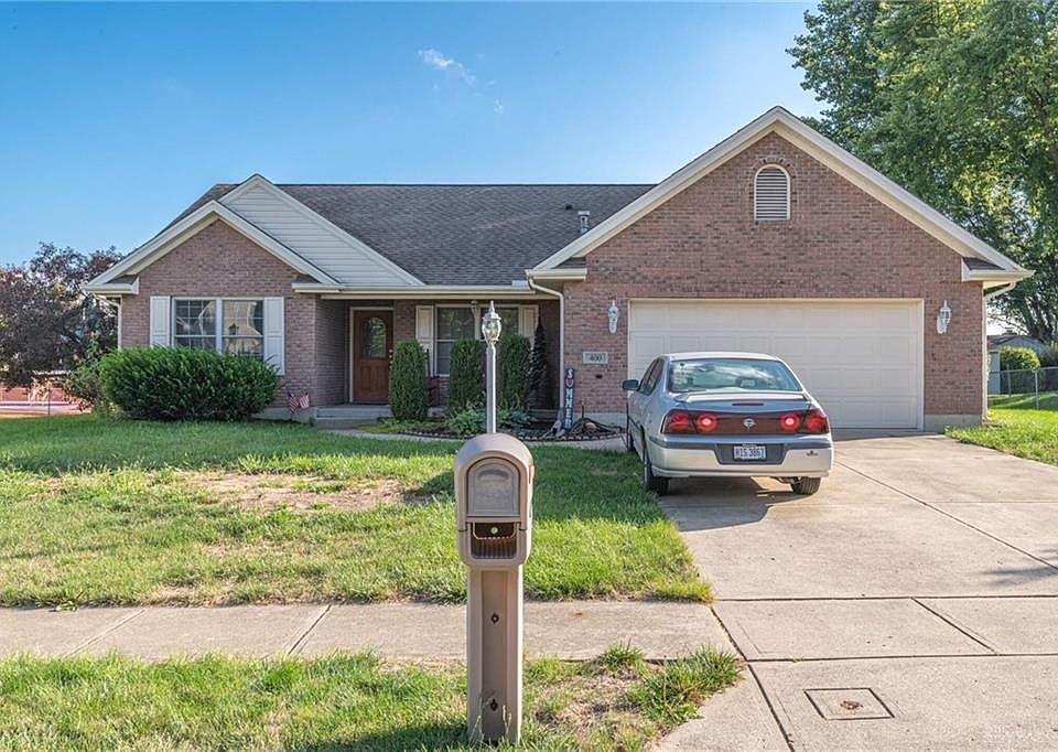 1st image of 400 Harpwood Dr