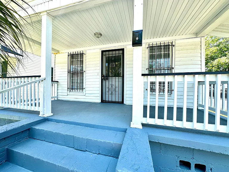 801 Meeting St — Photo 2