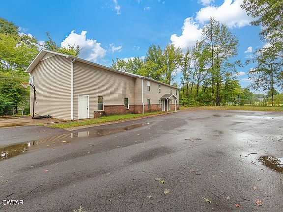 3rd image of 196 Greenfield Dr
