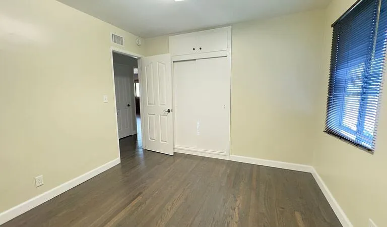 403 Lupin Ln — Photo 20