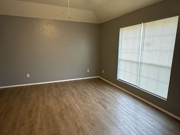2nd image of 5504 Blue Spruce Dr
