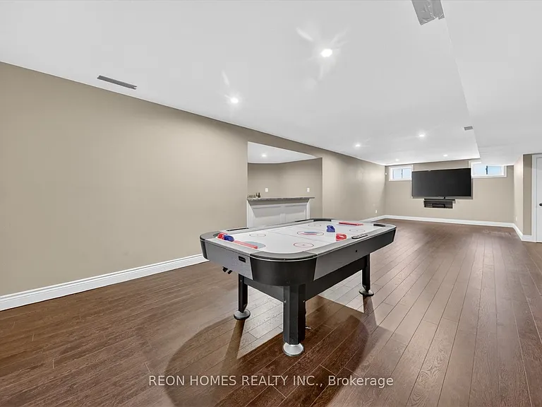 2192 Callingham Dr — Photo 28