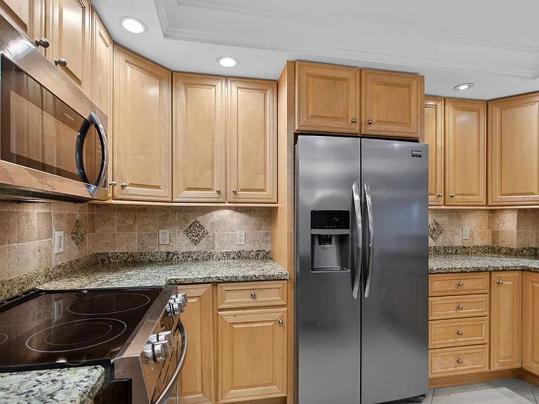 405 N Ocean Blvd #208 — Photo 11