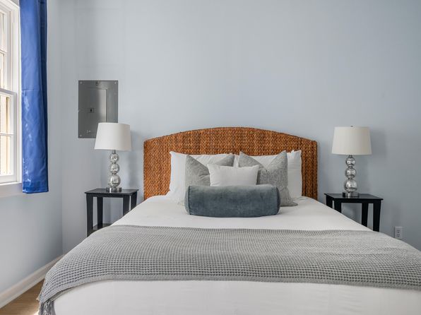 charleston-south-carolina-2057762737 picture