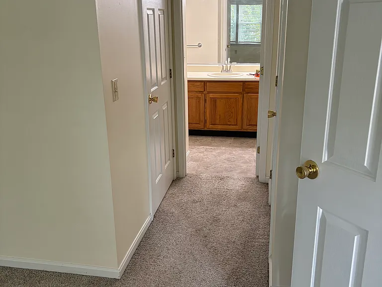 690 S Porter St #19 — Photo 7