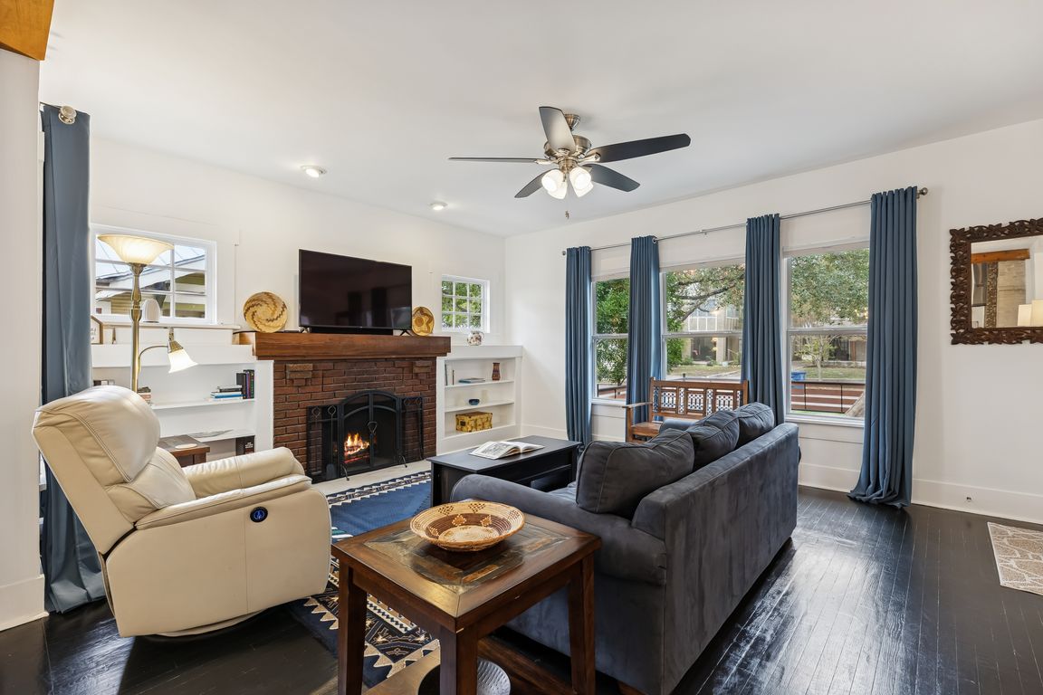 next background image