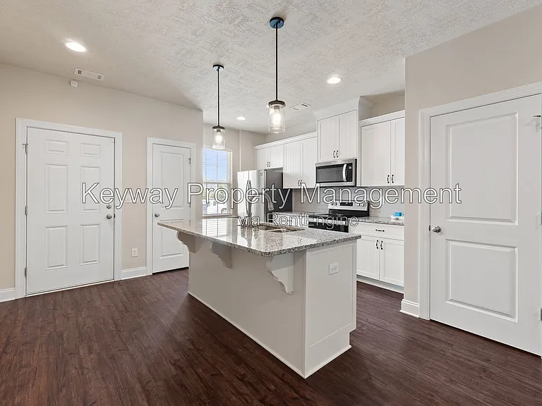 1842 Butternut Dr — Photo 6