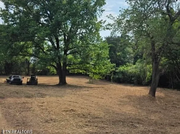 609 County Rd, Etowah, TN 37331