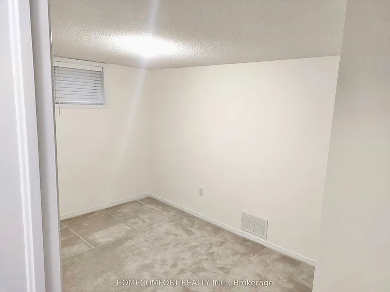 11 Catherine Dr #LOWER — Photo 5