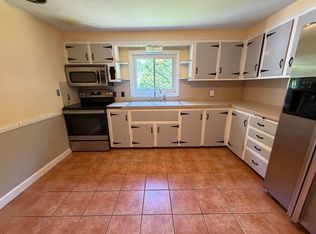 11 Terrace Dr, Bristol, RI 02809