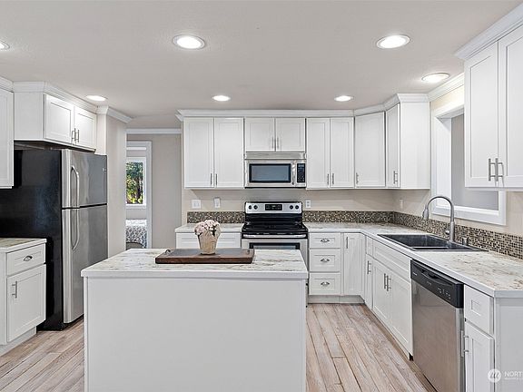 5th image of 17311 6th Avenue E