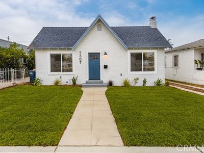 1307 W 104th St, Los Angeles, CA, 90044