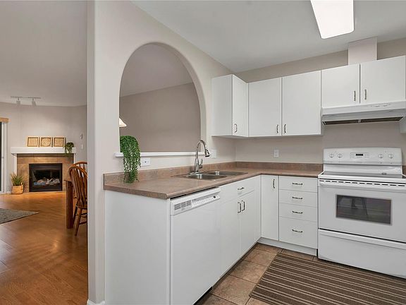 4th image of 396 Harrogate Rd #11