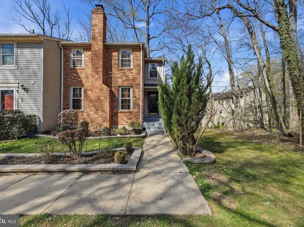 10097 Chestnut Wood Ln, Burke, VA 22015