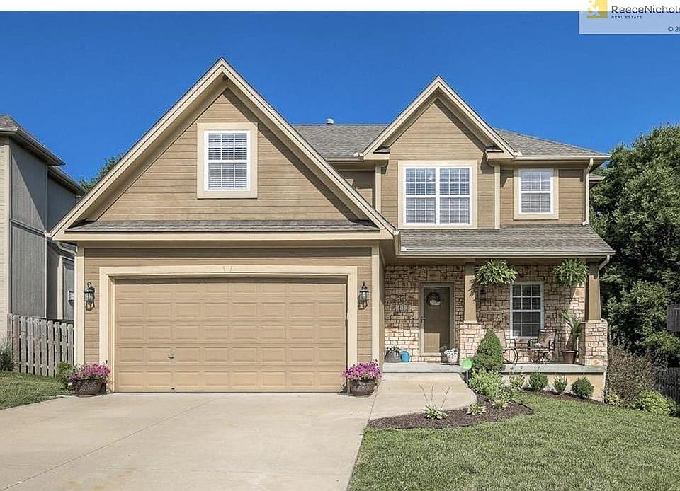 1st image of 505 NW Fox Hollow Ln