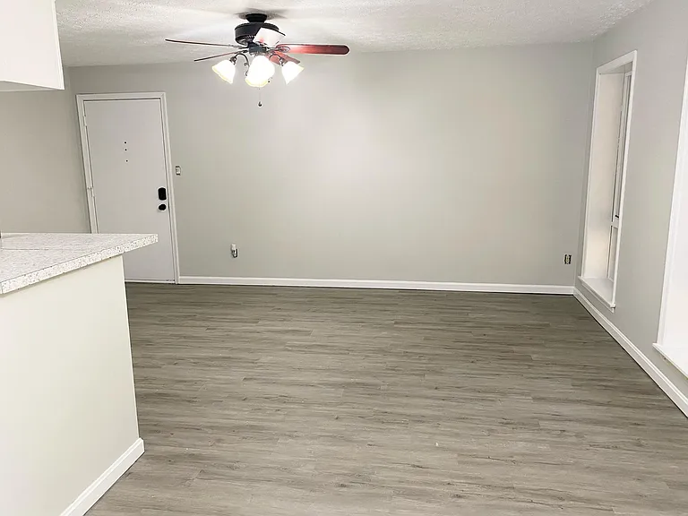 44693 White Oak Ct #9B — Photo 3