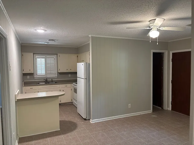 6411 Pinebrook Dr — Photo 6