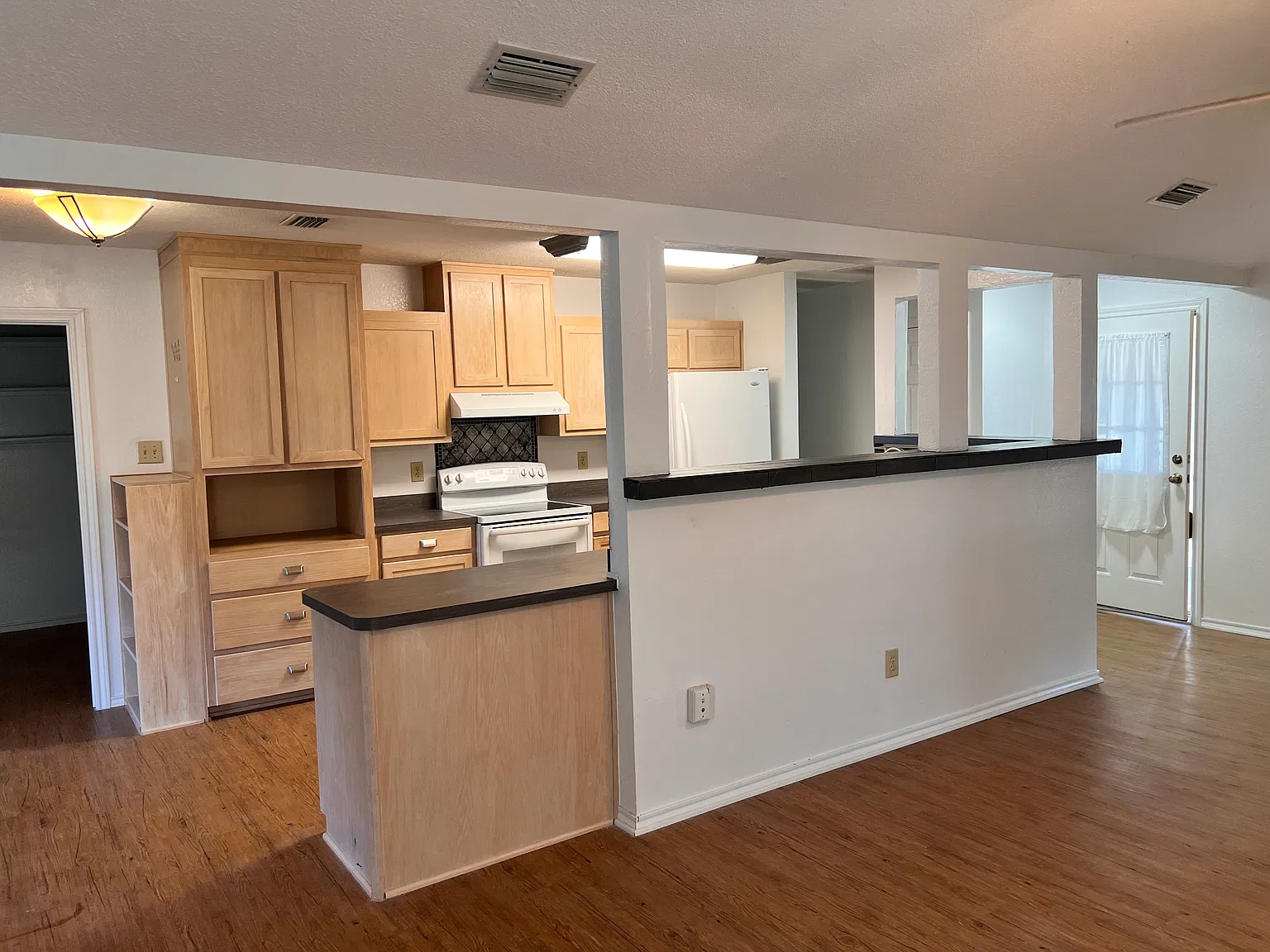 1317 Bryan Pl — Photo 2