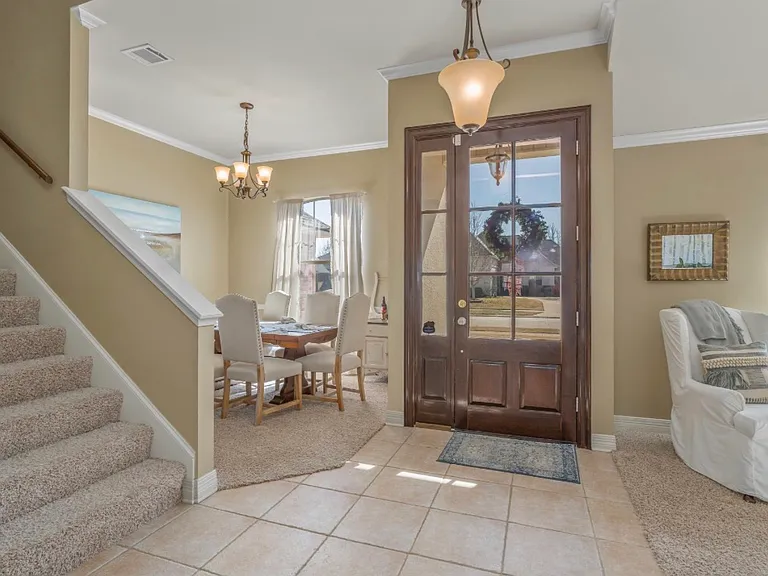 2213 Shumark Trl — Photo 3