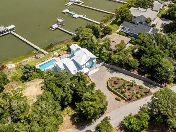5714 E Landing Court, Emerald Isle, NC 28594