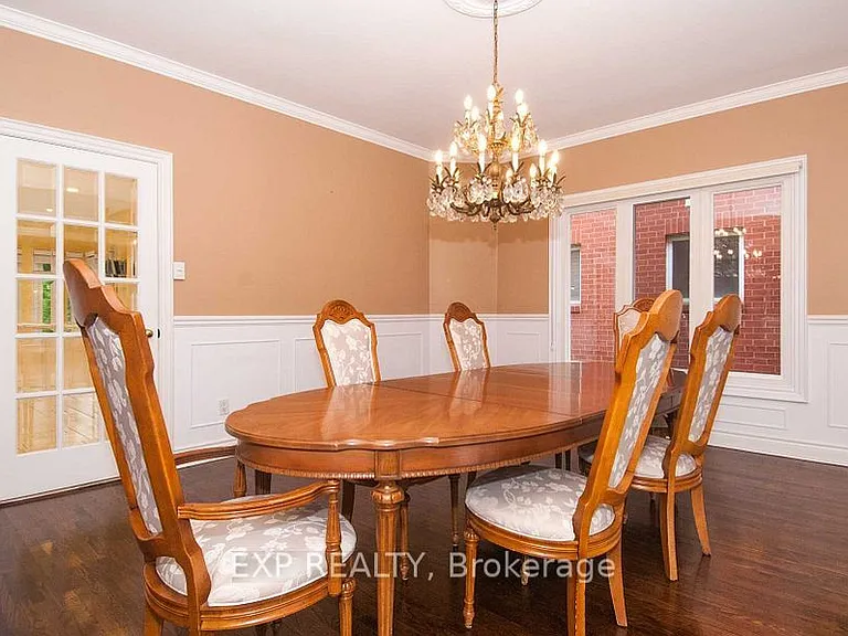 220 Viewmount Ave — Photo 10